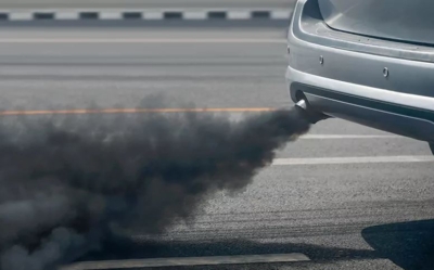 چرا اگزوز خودرو دود می‌کند؟ تحلیل فنی و راهکارهای رفع مشکلات موتور